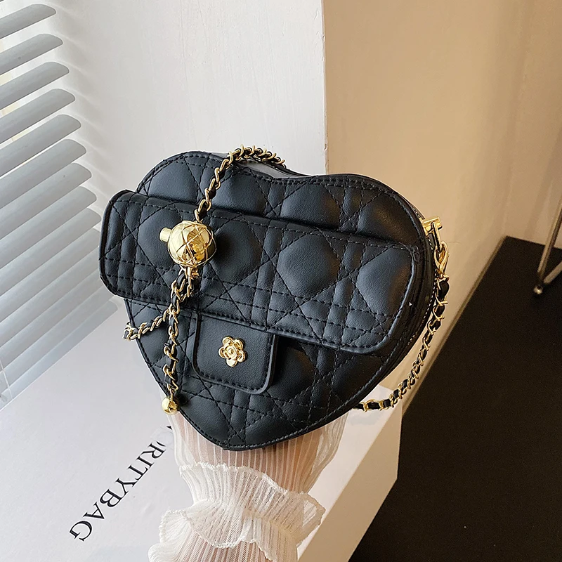 Veľmi nové roztomilé malé luxusné dizajnérky Žena v tvare srdca Trend Trend Crossbody Chain Balenie Kvalitné kožené kabelky kabelky