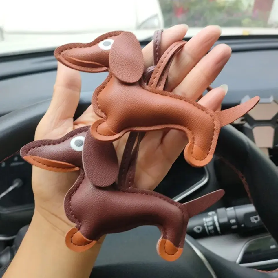 Viacfarebné PU kožené jazvečia Keychain Roztomilé šteniatko psa Pu Leather Hanger Car Keyring Cartoon Bag Prívesok Ženy