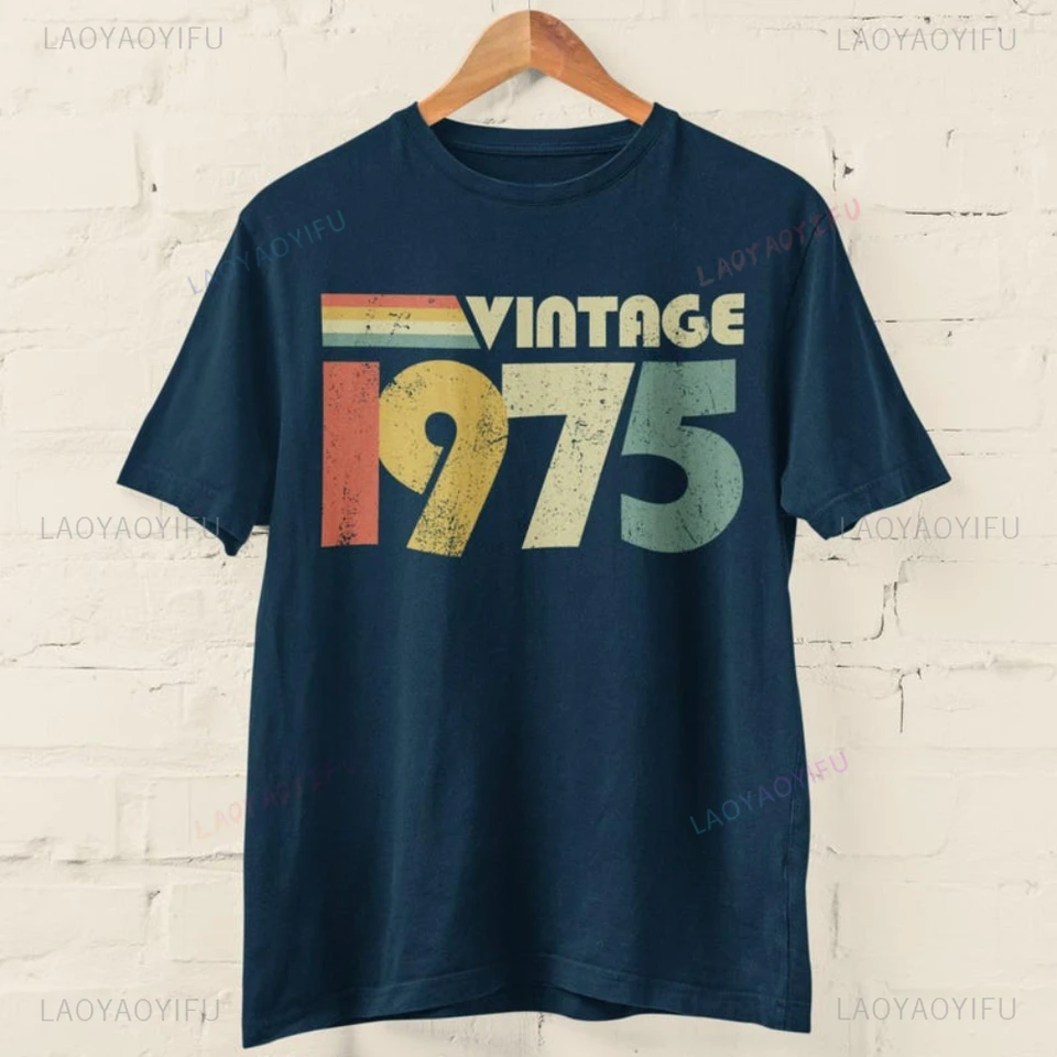 Vintage 1975 50. narodeniny Grafické tričká 2025 Retro päťdesiate darčekové nápady 50. narodeniny Žena Muž Vysoko kvalitné bavlnené tričko