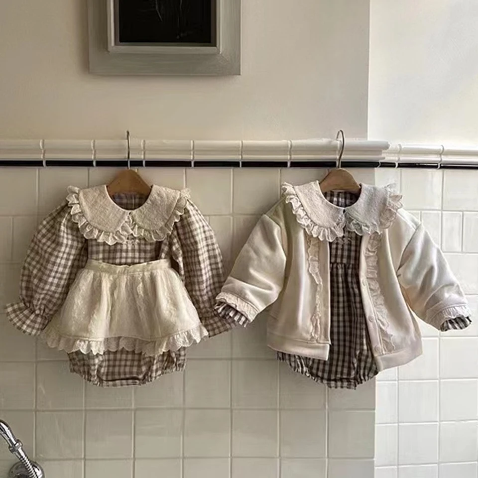Vintage batoľa dievčatá hnedá kockovaná čipka Romper Kórejská jarná jar dieťa s dlhým rukávom kombinézy detské deti Krátke sukne pre dievčatá oblečenie