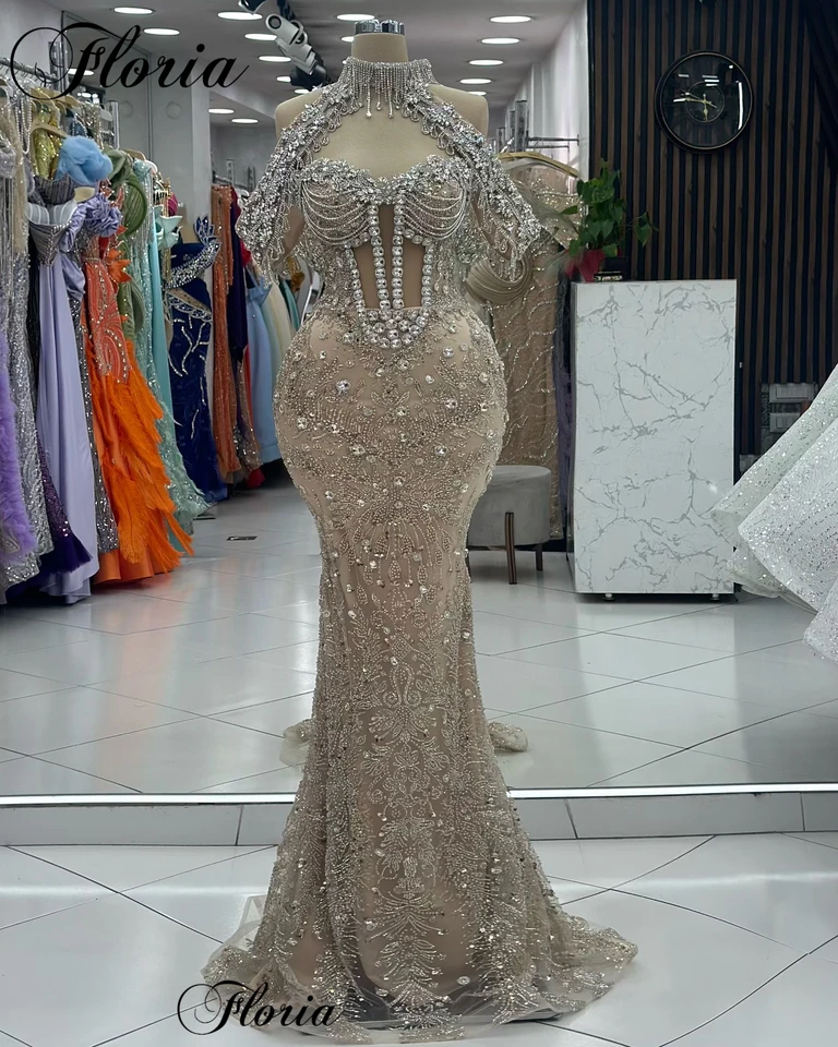 Vintage Champagne Crystals Celebrity Dresses Morská panna Halter bez rukávov Červené koberce Šaty večerné šaty Vestidos de Noche