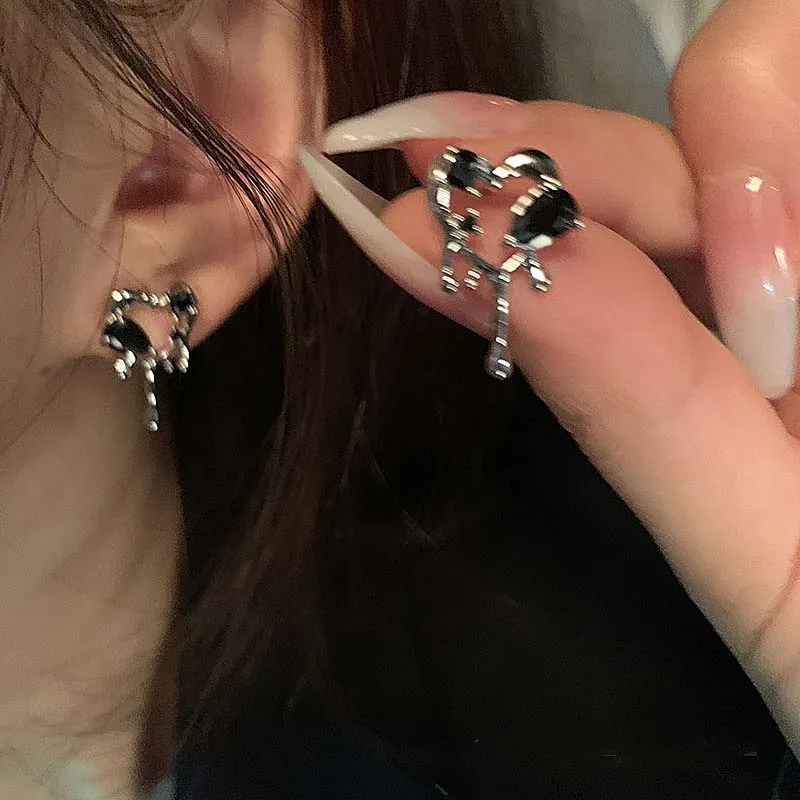 Vintage Goth Black Love Heart Stud náušnice pre ženy egirl out out cz srdiečko Trendy párty módne šperky doplnky pre darček