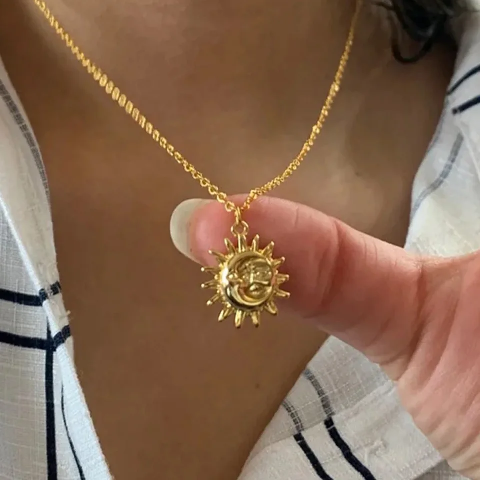 Vintage Moon a Sun Face Pendant náhrdelník pre ženy
