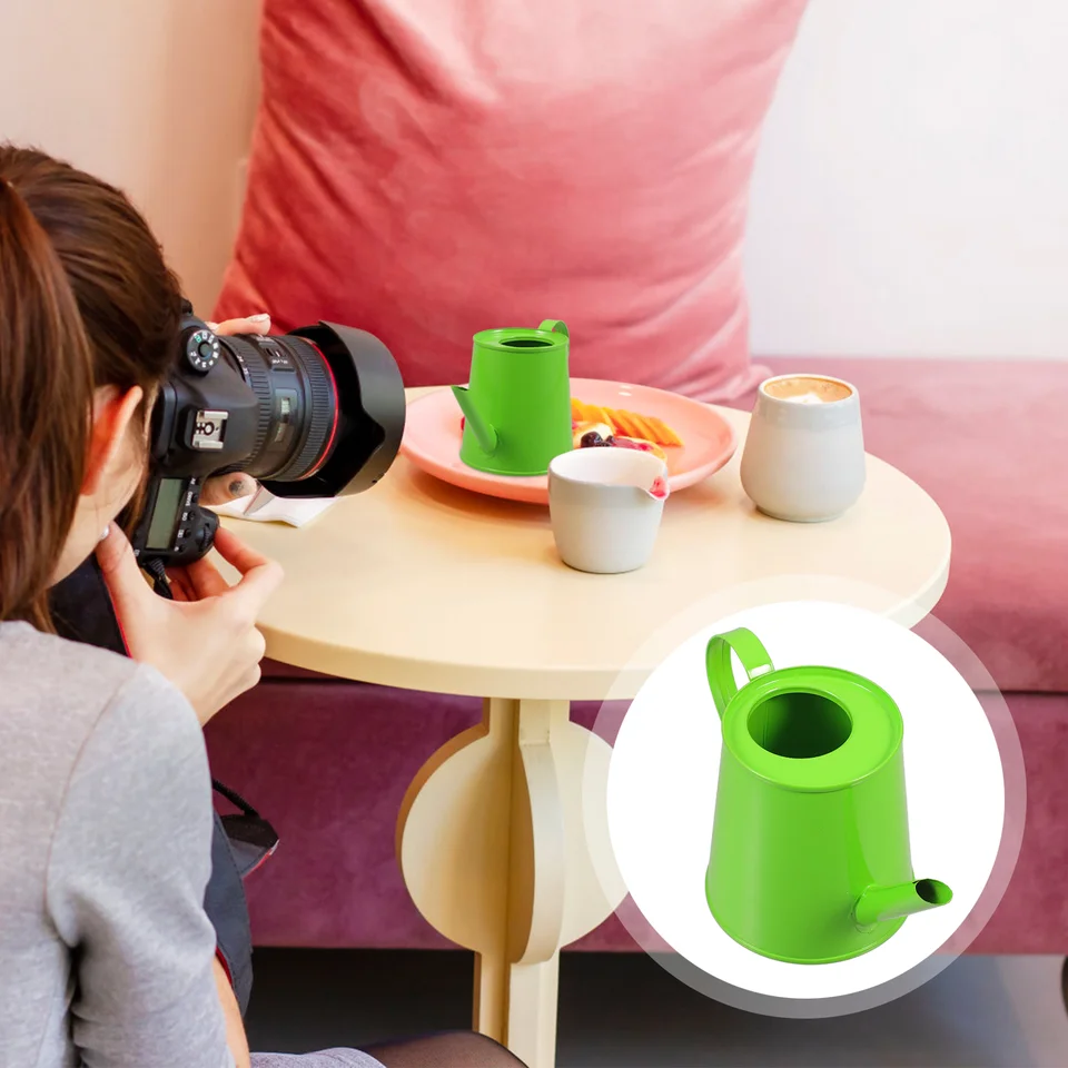 Vnútorné rastliny zalievanie plechovky na fotografiu Mini železná dekorácia vonkajšie usporiadanie zelené dieťa