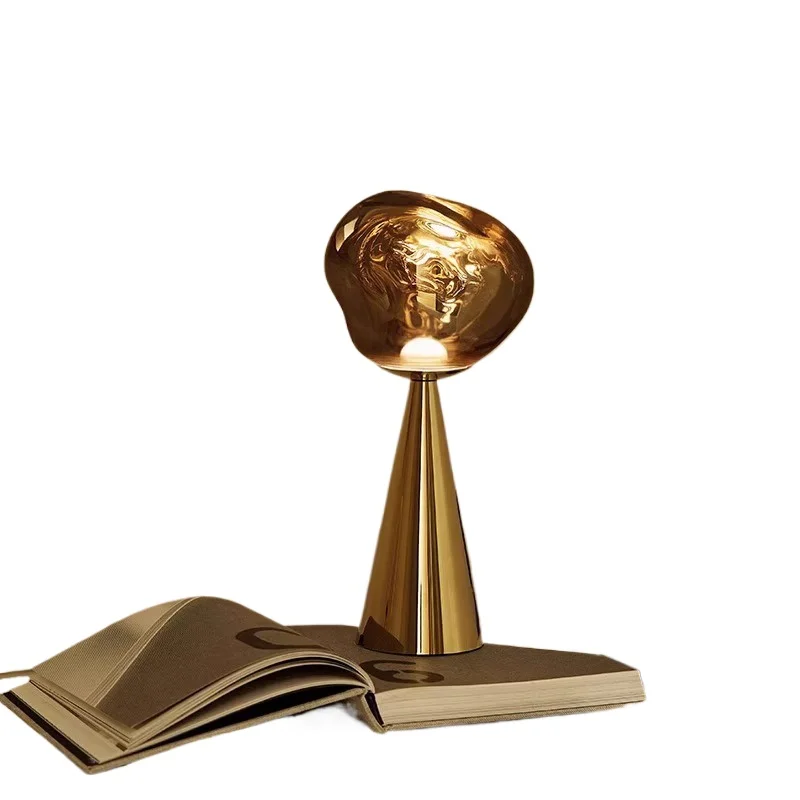Volkanická láva mini stolová lampa Nordic Designer Creative osobnosť spálňa nabíjačka na spálne