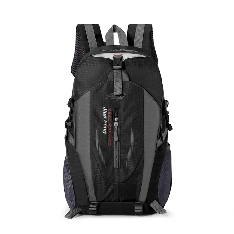 Vonkajší cestovný batoh veľké kapacity módne cestovné batohy Muži lezenie cestovné batoh Classic Sport Travel batohy