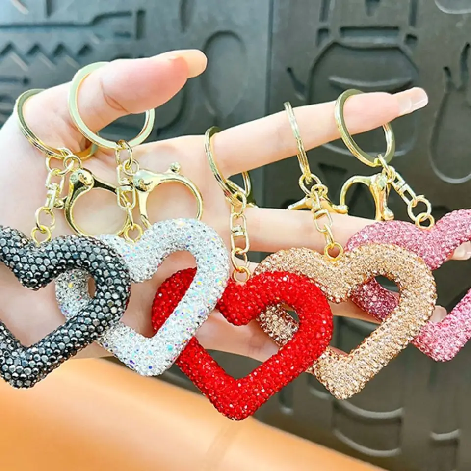 Vykladané srdce plné diamantové láska keychain plné diamantové duté voda diamant kľúča prívesok láska kožené lano