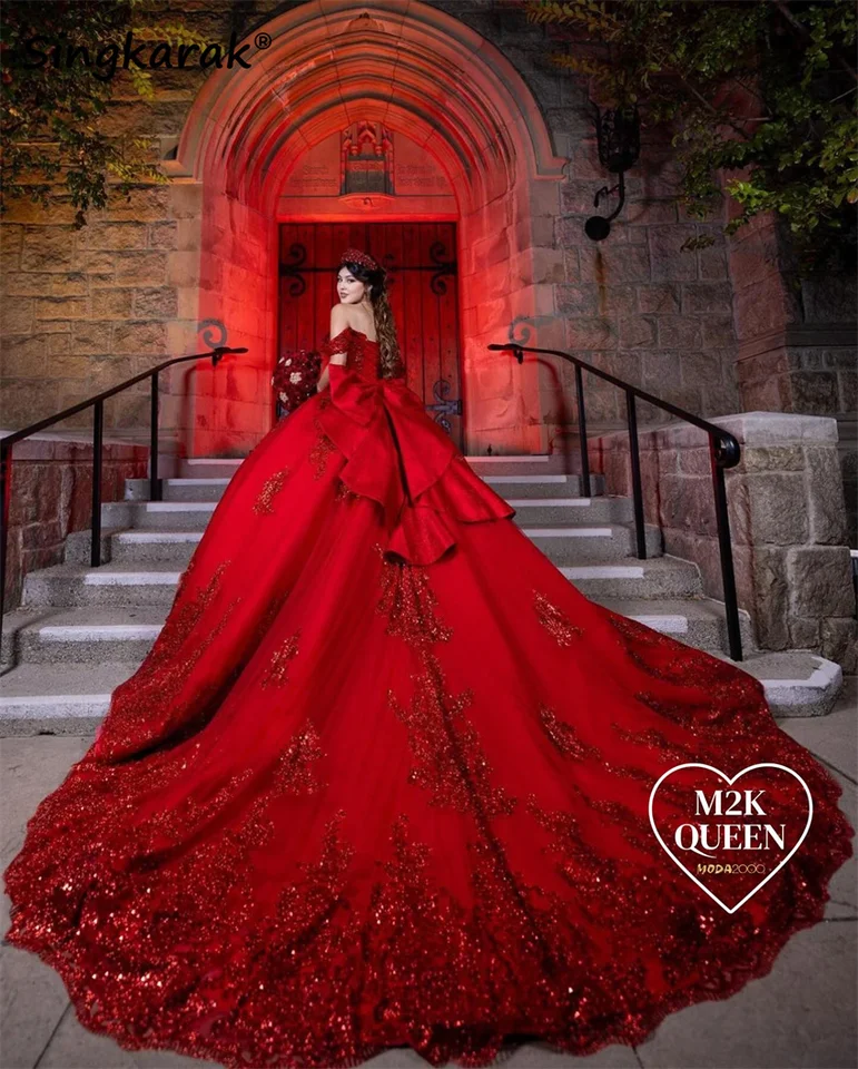 Vynikajúce červené flitre Aplikácie Quinceanera šaty guľôčkové korálky Crystals Pearls Bow Vestido Princesa súdny vlak Prispôsobený