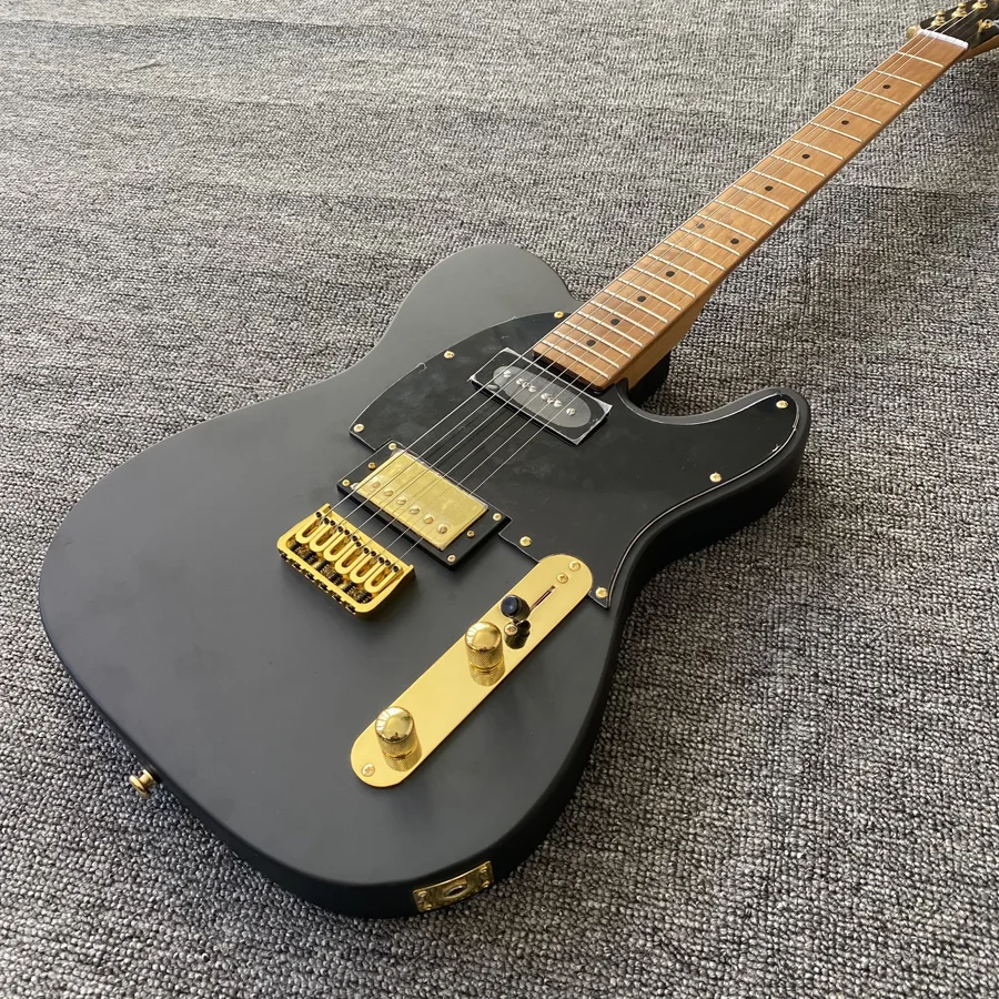 Vysoko kvalitná elektrická gitara, matné čierne telo, karbonizovaný javorový krk a hmatník, zlatý hardvér, preprava zdarma