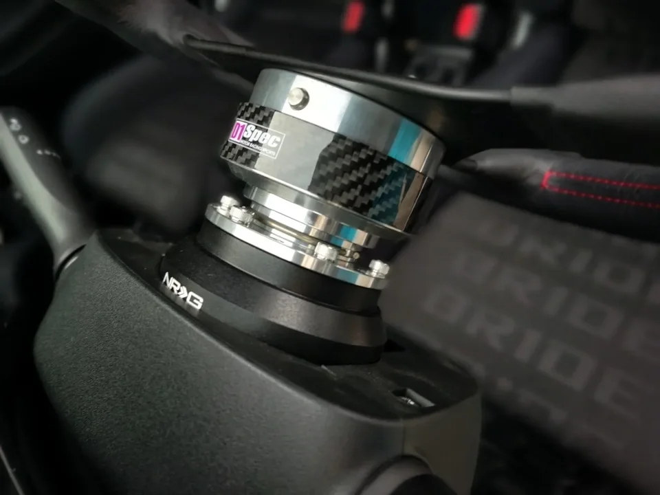 Vysoko kvalitné JDM uhlíkové vlákno modifikované volant automobilu Rýchle uvoľnenie adaptéra Hub Universal Boss Sit pre styling automobilov