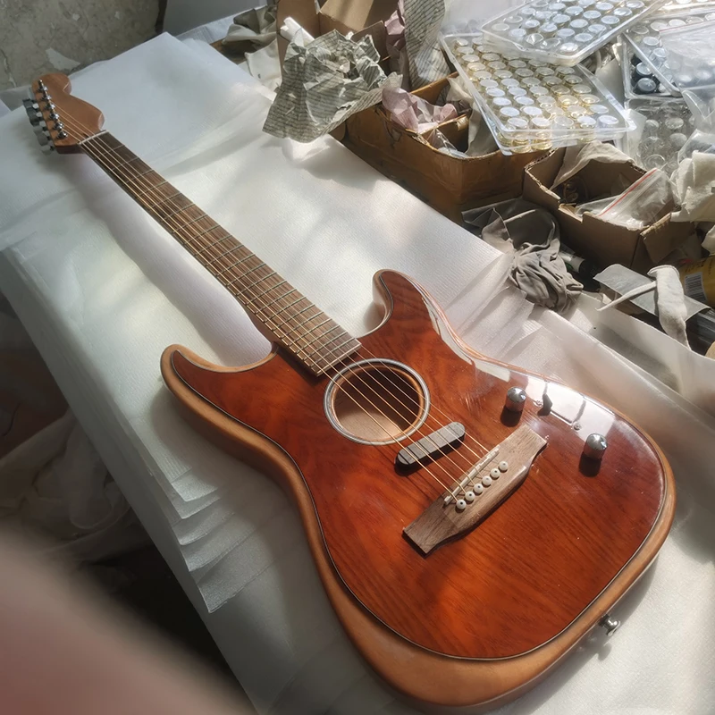 Vysoko kvalitné okrúhle diery Semi-Hollow Jazz St Gitara, drevený most, drevená verzia, na sklade, rýchla preprava