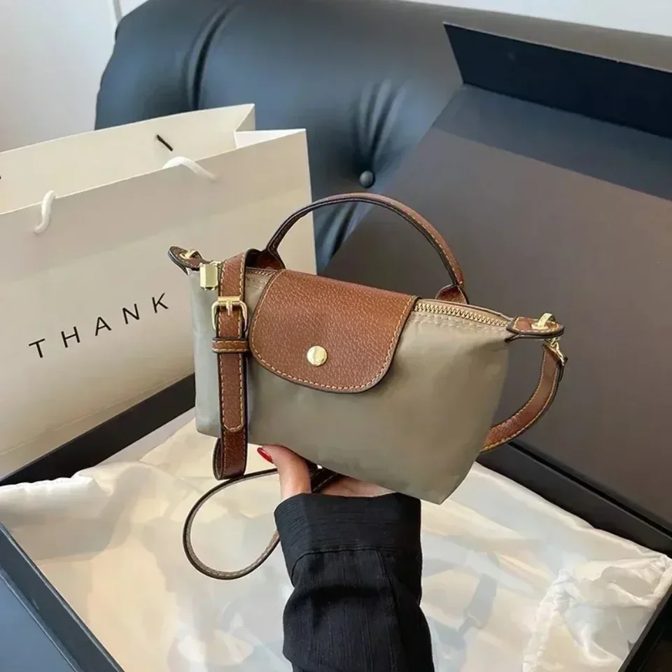Vysoko kvalitné tašky na škrupiny pre ženy 2024 BAG BAG BAG LUXURY AKABALY Návrhárka Crossbody Bag Cute Small Satchel