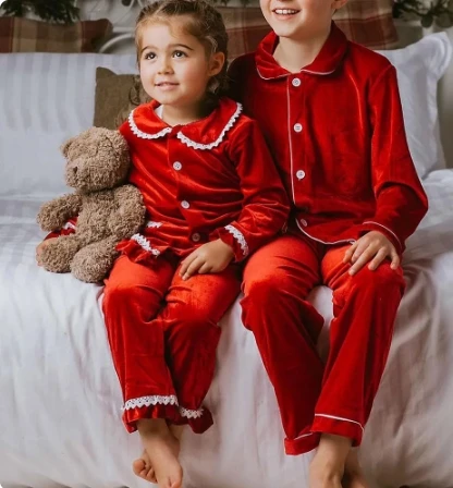Vysoko kvalitné vianočné pyžamy sada zamat Where Soft Sleepwear Dievčatá Dievčatá zhodné sada 2 kusy Detské šaty Nové kostýmy Nové kostýmy