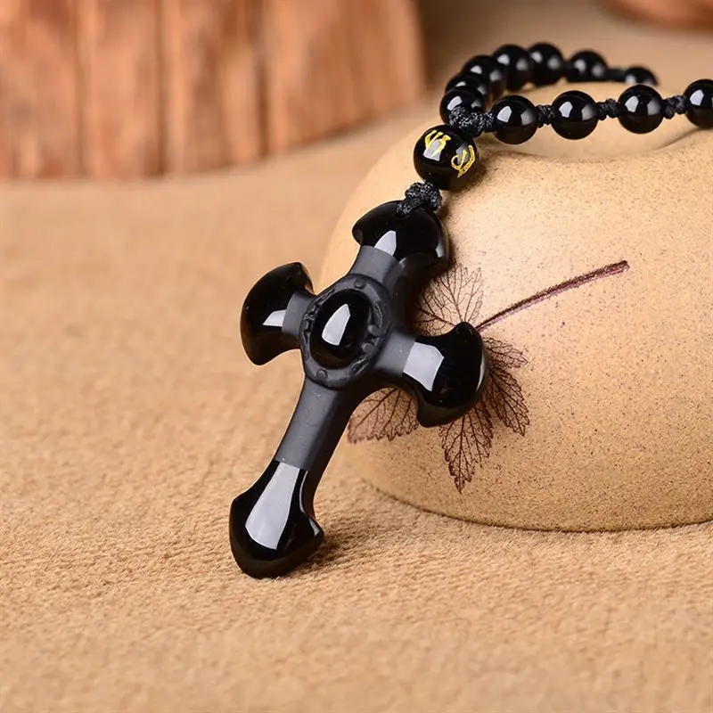 Vysoko kvalitný jedinečný prírodný čierny obsidián Ručne vyrezávaný kríž Lucky Amulet Pendant for Women Men