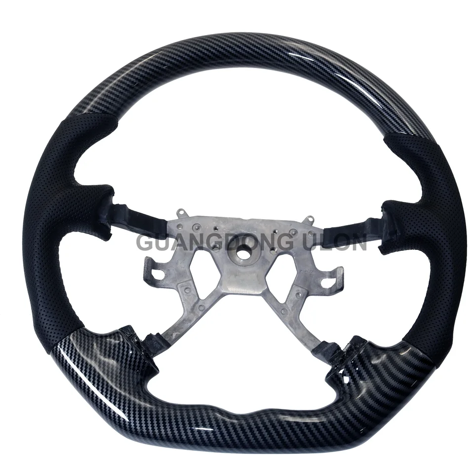 Vysoko kvalitný volant z uhlíkových vlákien pre Nissan Patrol Y61