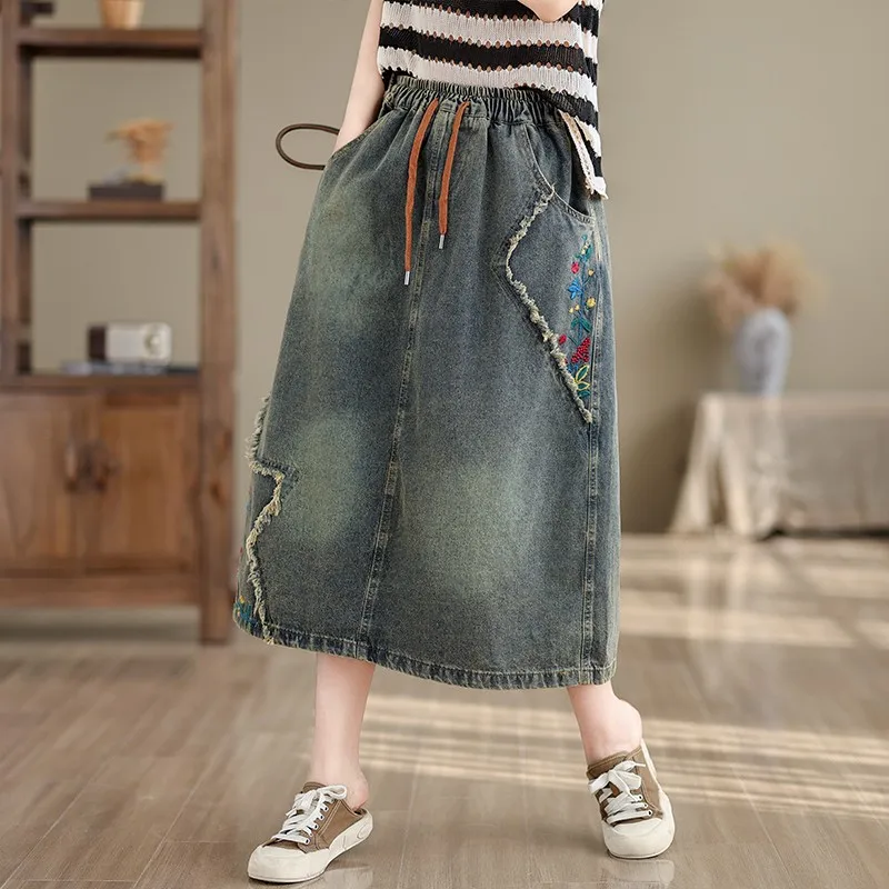 Vysoký pás Príležitostná džínsová sukňa Ženy Nové 2024 Spring Vintage Style Streetwear Kvetinové výšivky Žena A-Line dlhé sukne B3713