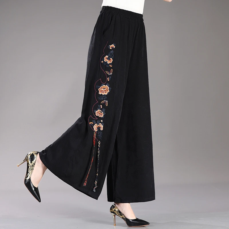 Vyšívané dámske široké nohavice 2024 Summer Fashion Horse Feare Pants Kvetiny vyšívané nohavice plus veľkosť