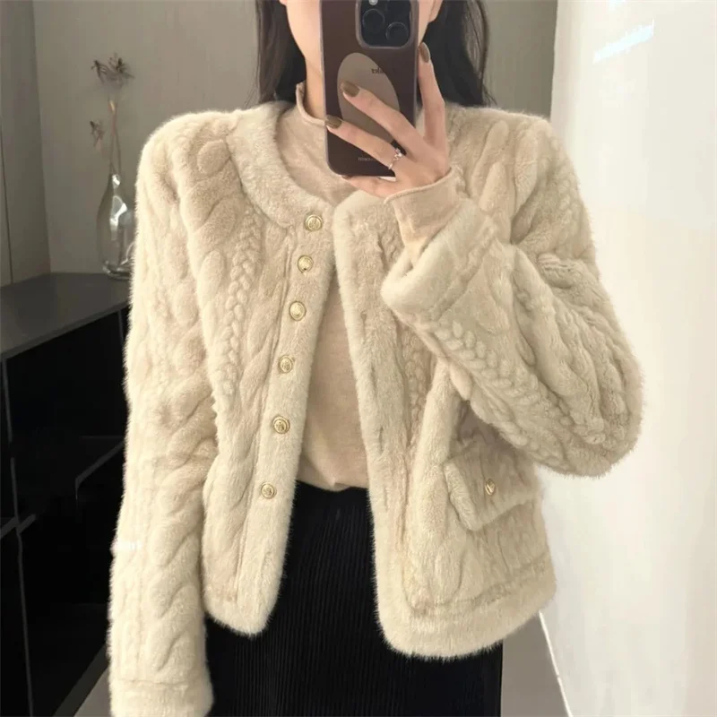Xiaoxiangfeng krátke kožušinové jednostranné kabáty Jeseň/zima 2025 Nový kabát Mink Cootr Dámsky okrúhly krk Single Breast Furs Top trend