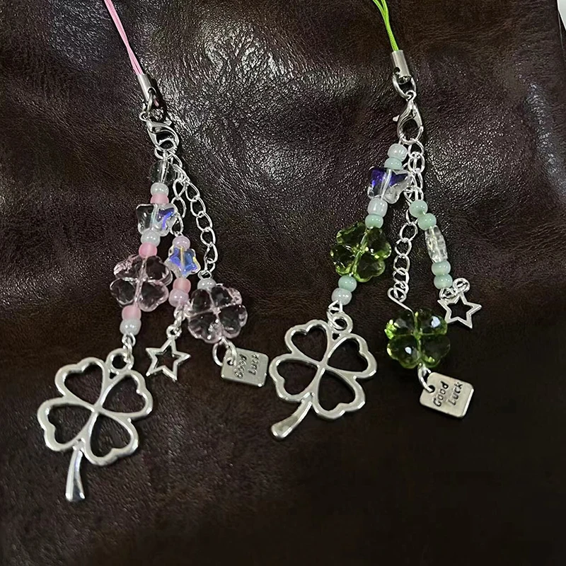 Y2K Trendy Lucky Grass Star Bear Telefet Charms Sweet štvorstranný ďatelina korálkový kľúče vrecko na prívesok dekorácia pre ženy darček darček