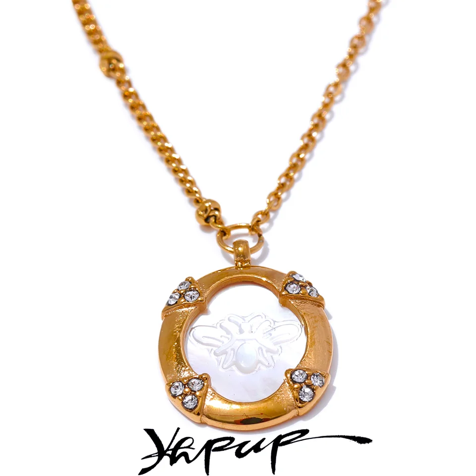 YHPUP 2024 Chic Luxury Elegantné Francúzsko Prírodná škrupina zirkón včela Round Pendant Hrdeck reťazec z nehrdzavejúcej ocele
