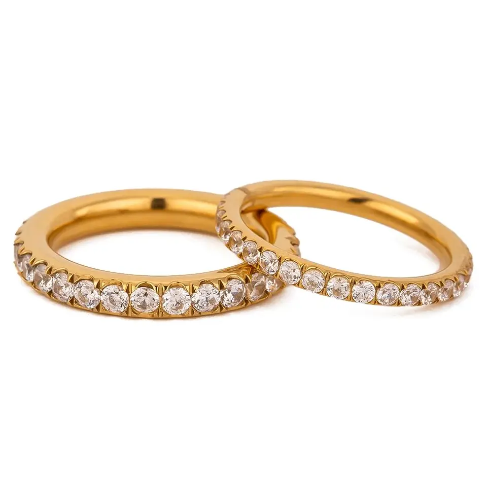 Youthway Cubic Zirconia Smienky Zasadnuté okrúhle prsteň 18 K PVD Zlaté nehrdzavejúce ocele Vodotesné elegantné šperky