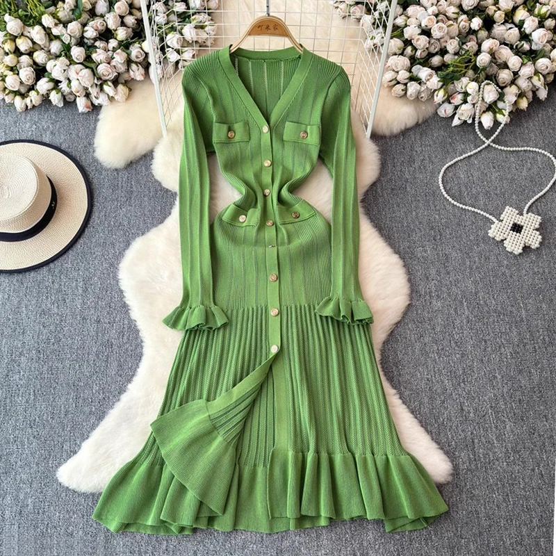 Yuoomuoo 2024 Jeseň Winter Women Wittted Maxi Dress Brand Fashion V-Neck Elegantné tlačidlá Slim Pase Lumfled Sweater Dress Party