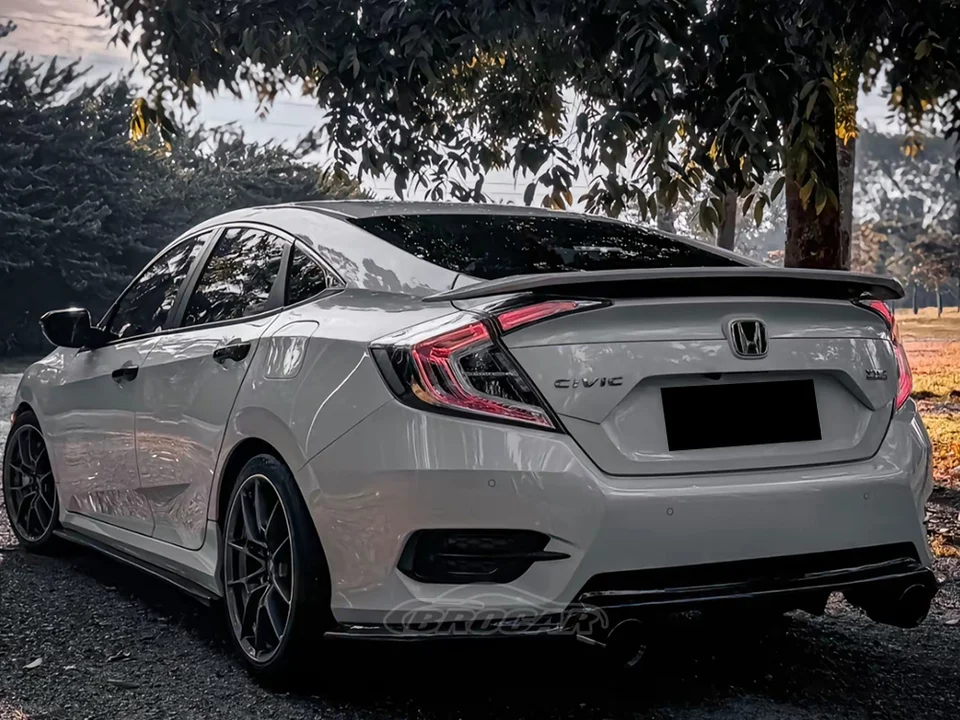 Za rok 2016-2021 Honda Civic Gen 10 FK7 RS Žiadne LED svetlá Štýl vysokokvalitný ABS Plastový lesk Čierny spojler Spojler Boot Wing Spoiler