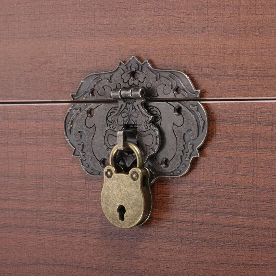 ZASTAVENIE ZASTAVENIA ANTICE BRONZE DECORATÍVNE HASP ZAMESTNENIE ZÁKLADNÉHO ZÁKLADNÉHO ZÁKLADNÉHO ZAMESTNENIA S KEY A Kľúčom a skrutkami pre vintage skrinky
