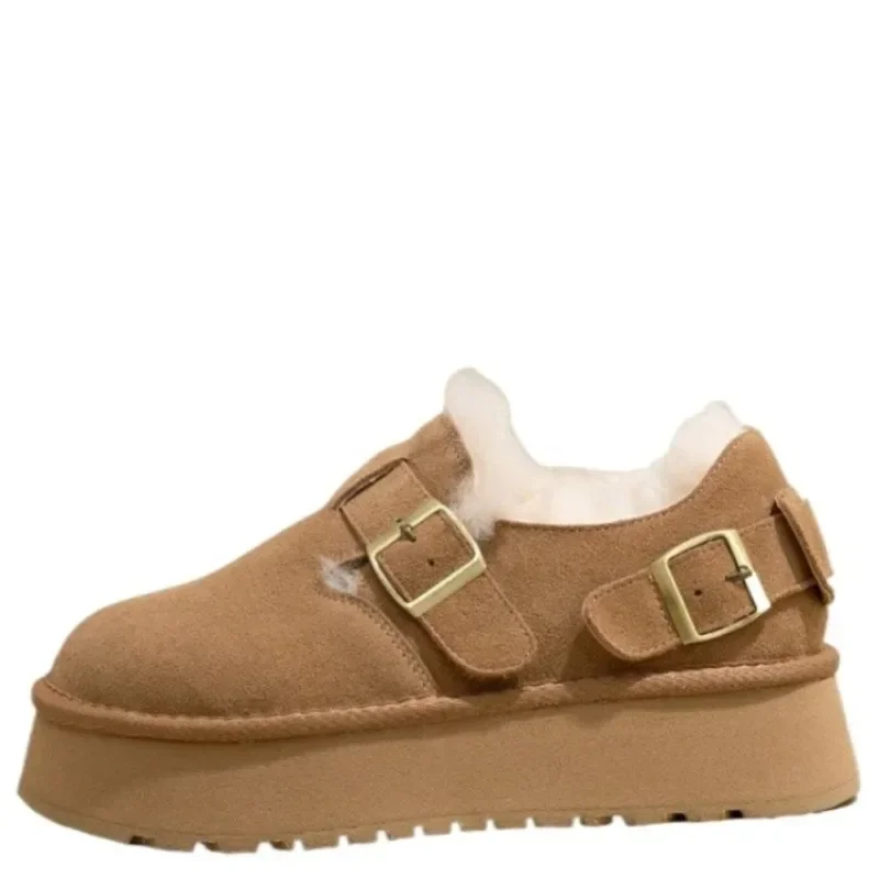 Zimné pllované ženy Snehové topánky Sueda Krátke plyšové dizajnérske byty bavlnené topánky 2025 Trend Walk Walk Warm Case Comast Bot Myer