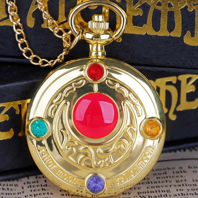 Zlato vynikajúce mesačné gravírovanie Classic Quartz Pocket Watch Anime Dial Clock Pendant Darček pre dievčatá deti