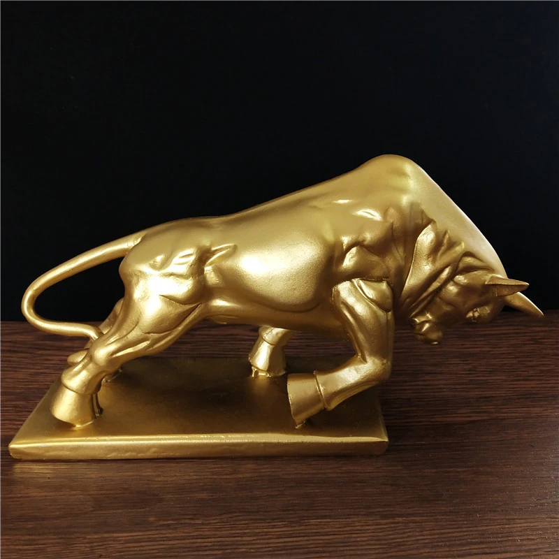 Zlatý bull socha ozdoby dary Wall Street Cattle Socha socha nabíjanie akciového trhu živici maskot domáca kancelária dekorácia