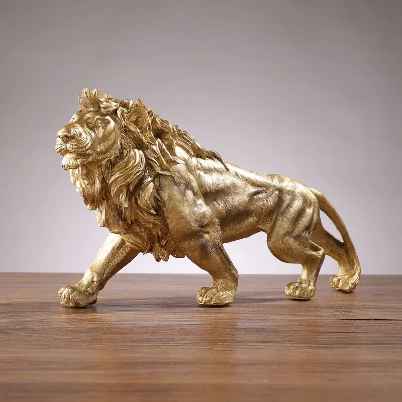 Zlatý lev King Resin Ornament Domáca kancelária Desktop Desktop Sochy Dekorácie Doplnky obývacia izba Domov Ozdob