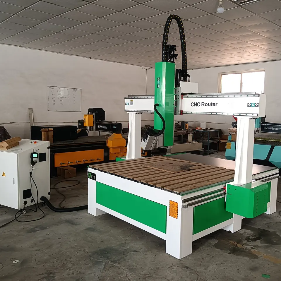 Značka robotec 1325 CNC 4 Axis CNC Router Automatický 3D CNC Wood Router Router s rotačným na predaj