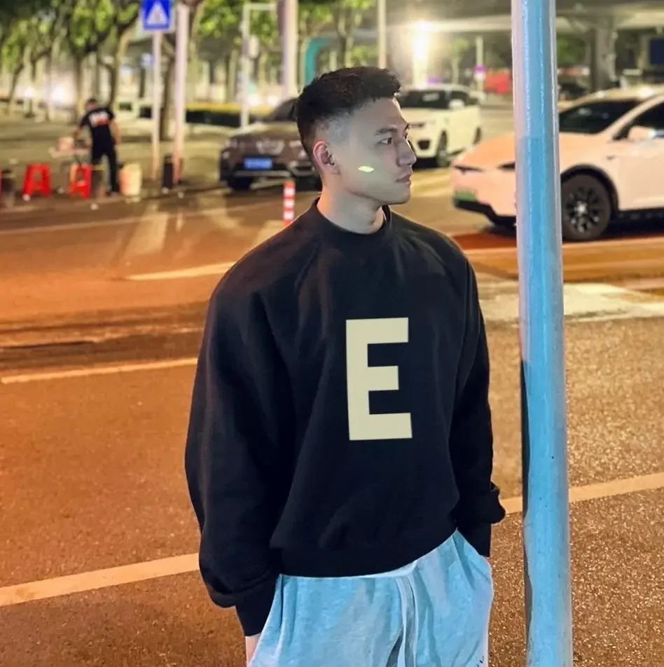 Základy Jeseň/zimná fleecová lemovaná voľný štýl amerického štýlu Trendy okrúhly krk pre mužov a ženy párový model model