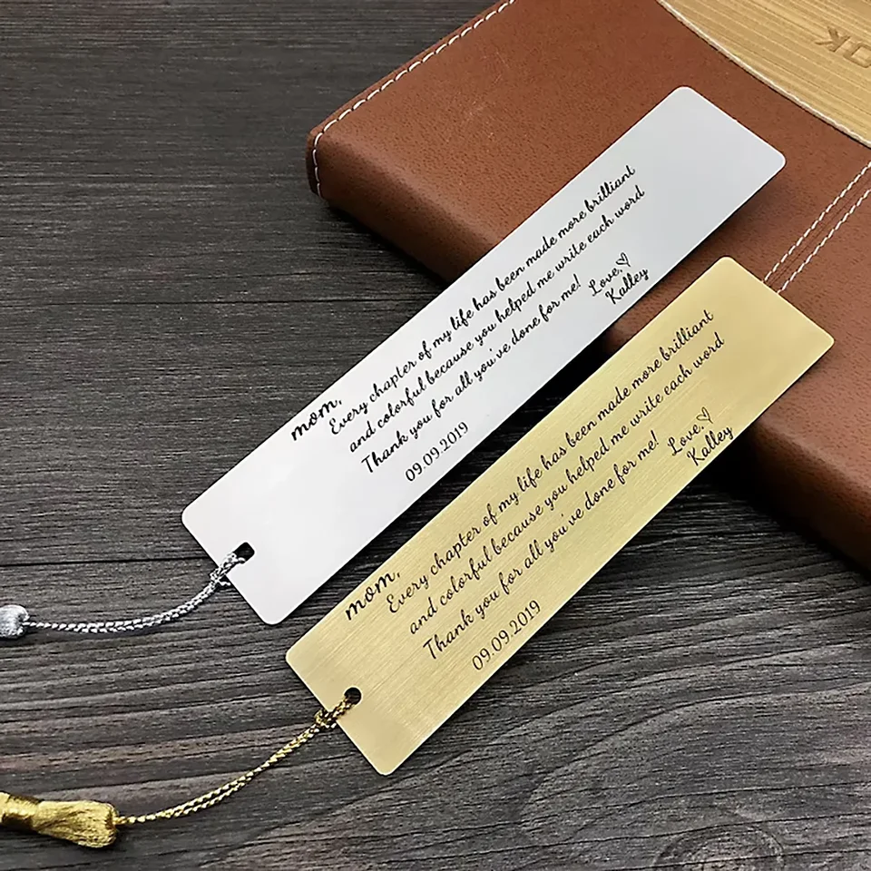 Záložky na prispôsobené záložky žien na vlastné písmeno záložky s príveskom Tassel pre Unisex Personalizované darčeky z nehrdzavejúcej ocele