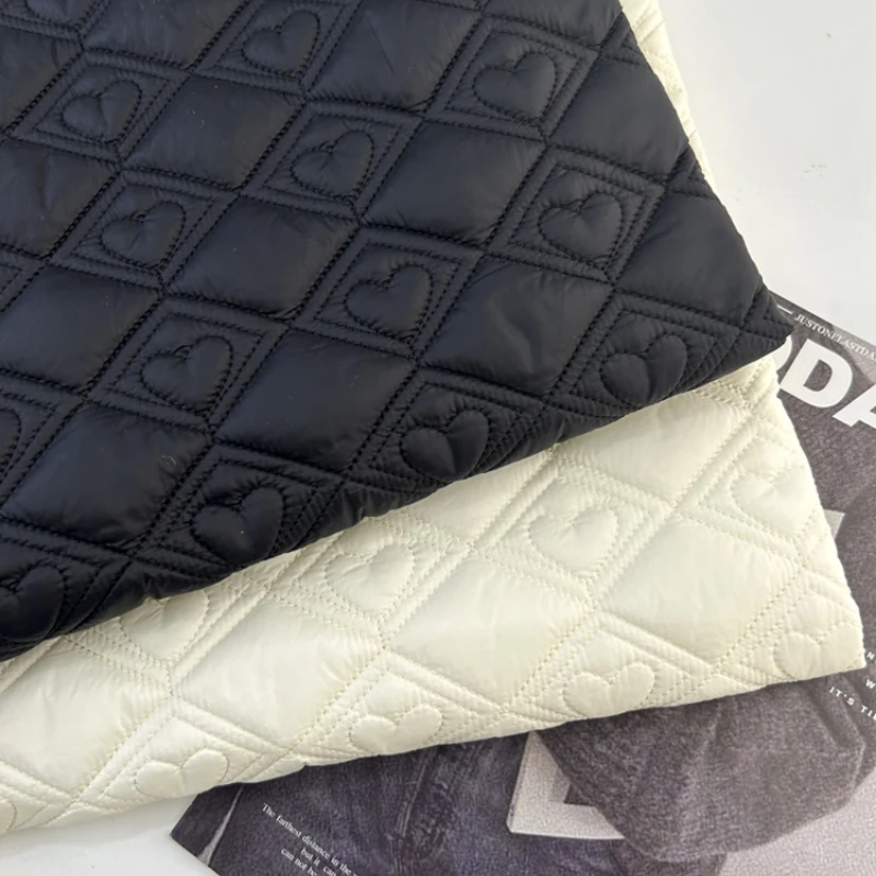 Čierna biela bavlnená tkanina teplá pre kabát sukňu make -up tašku Kreatívna módna návrhárka šijací materiál šijací materiál ručne vyrobená ručne vyrobená