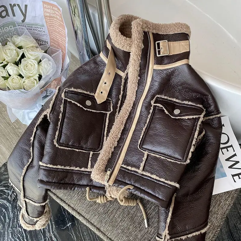 Čierna lambwool bunda Zima zahustená plus zamatový motocykel faux kožený šitie kabát PU Pluh Pluh Wardigan stojanový golier vrcholy
