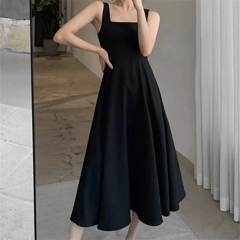 Čierne dámske šaty vesty 2022 letné voľné tenké tenké sexy fascinujúce vo vnútri večierkov Cami Outfit Outfit Kórejské módne elegantné oblečenie