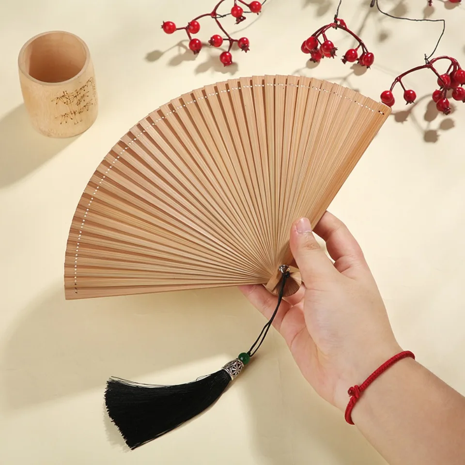 Čierne starožitné prenosné ručne vyrobené kompaktné tanečné rekvizity tanečný fanúšik bambusu fanúšik kimono ornament