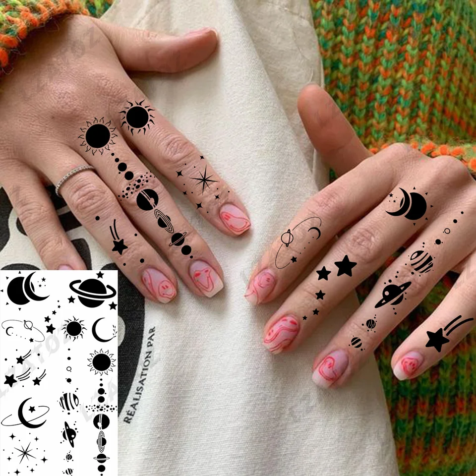 Čierny kozmický mesiac Dočasné tetovanie pre ženu dospelý realistický malý slnečný prst Fake Tattoo Sticker Ručne umývateľný malý tatoo