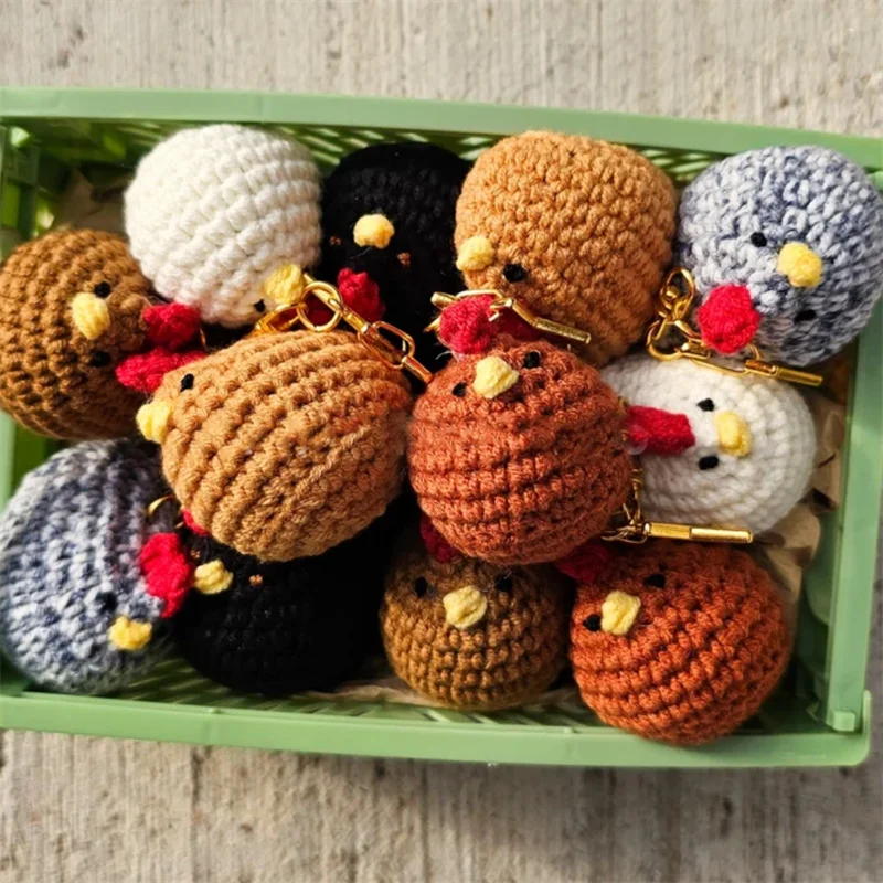 Čisté ručné pletenie amigurumi roztomilé malé macel kuracie háčkovanie zlaté hviezdy kľúče s viacfarebnou kuracou bábikou dekorácia