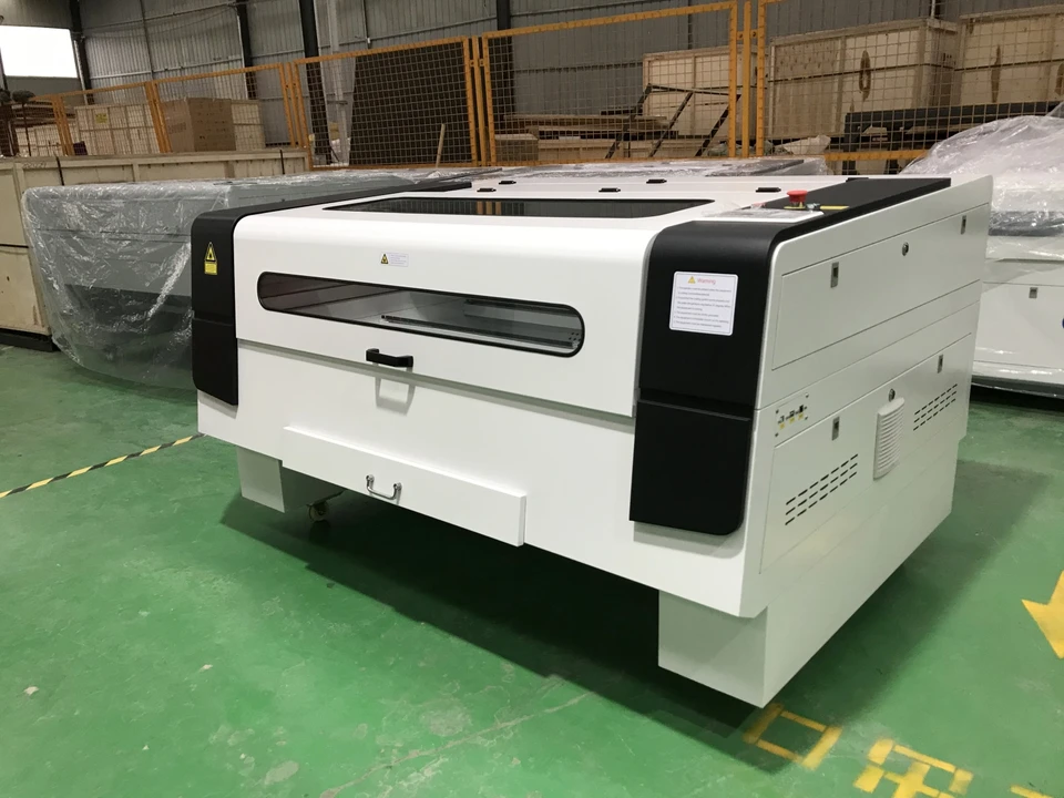 Čína dodávka horúceho predaja lacný neovládny koníček CO2 laserový strihový stroj Wood Working CNC gravírovací stroj pre malé podniky