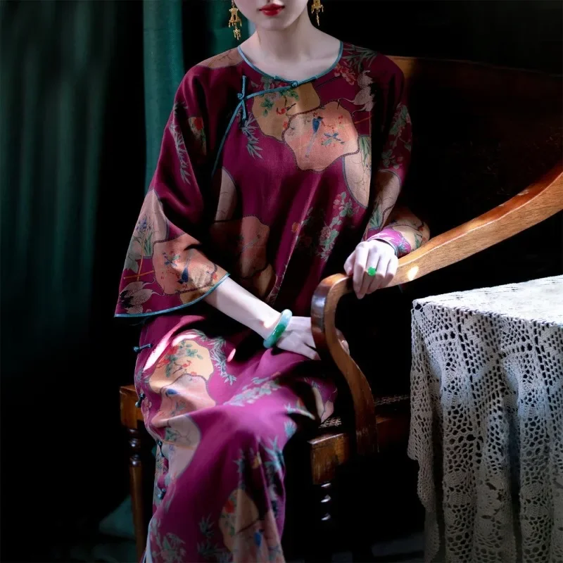 Čínske tradičné šaty Qipao Ženy Ženy fialové tlačené veľké rukávy upravené moderné elegantné večerné šaty cheongsam