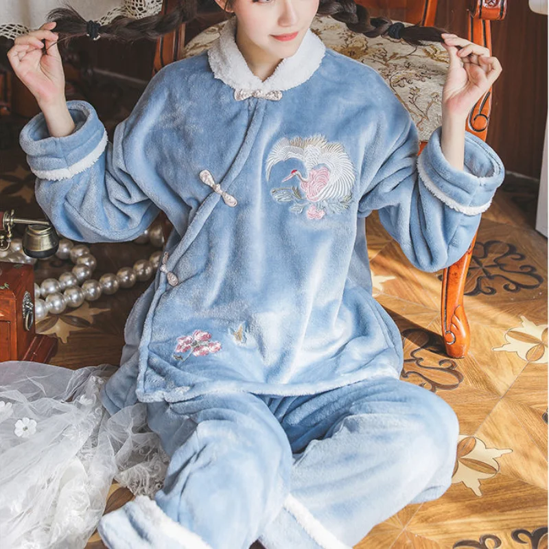 Čínsky štýl koralové fleece pyžamy súpravy Ženy Zimné výšivky Homewear spánok
