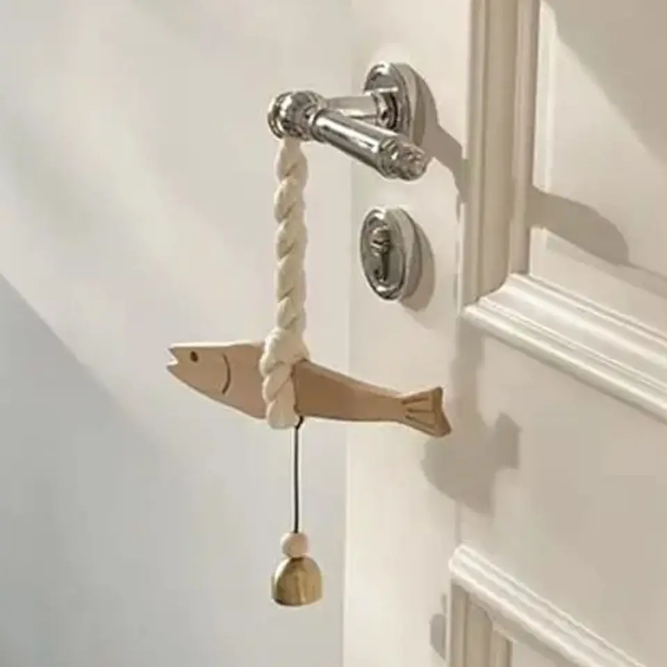 Ľahké drevené rybie ornament Ozdob, zavesený ultra tenký prívesok na dvere Pollack s zvončekom s zvončekmi