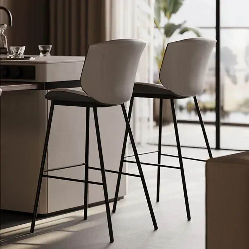 Ľahké luxusné barové stoličky Minimalistický štýl vysokej zadnej stoličky Nordic Iron Dovtroje domov kaviareň ostrov Moderná kuchynská stolička