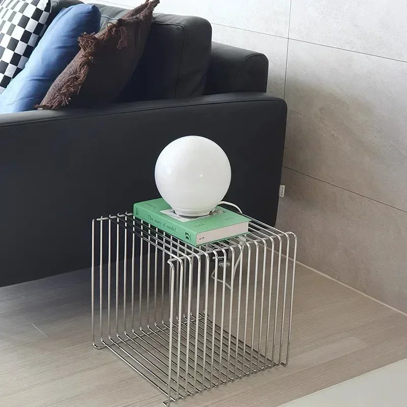 Ľahké luxusné jednoduché kovové časopisy stojan Nordic Designer nočné stol