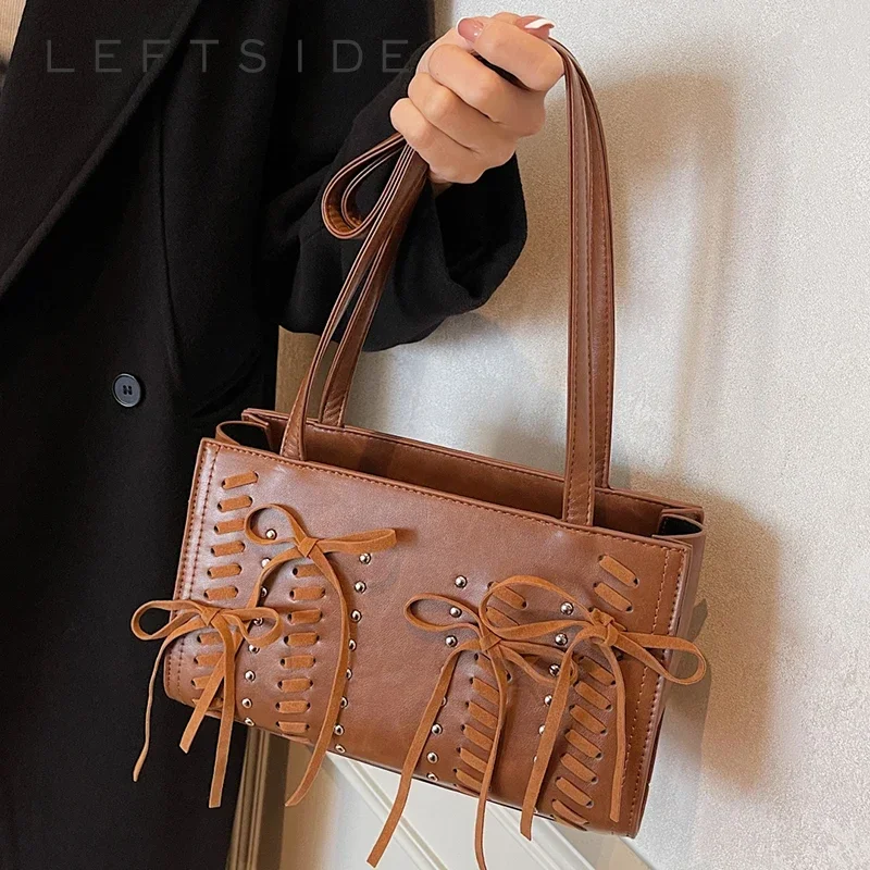 Ľavá strana Small Bow kravata Pu kožené ramenné tašky Lady Crossbody Bag pre ženy 2024 Zimný nový trend Y2K Fashion Square Kabelky