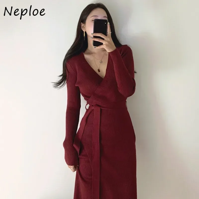 Šnurovaný pás Vestido de Mujer Kórejský elegant V-krk krížové pletené šaty Žena stredná dĺžka dlhé rukáv