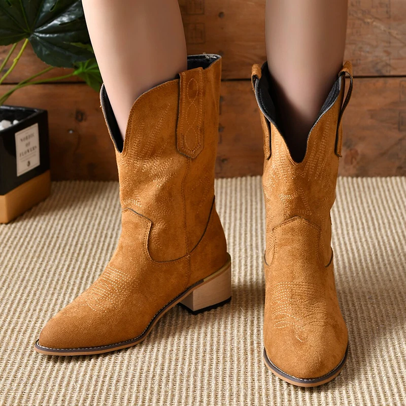Špicaté špičky Chunky podpätky Cowgirl Boots Ženy 2023 Jesenné vyšívané západné členkové topánky Žena plus veľkosť pu kože kovboj